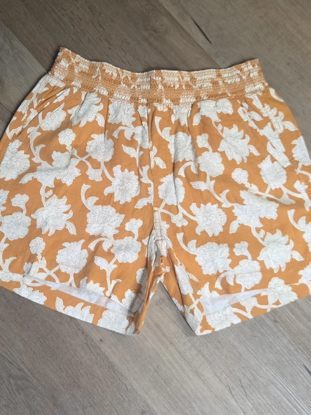 Women’s BRIGGS Floral Elastic Waist Shorts in Orange and White Sz M ~ Bin R